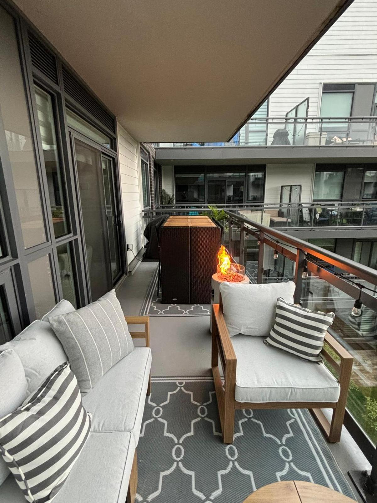 Stunning Stayz At Friday Harbour Beach Marina Resort Lake Simcoe Innisfil Exterior foto